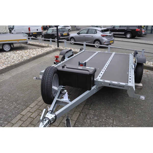 Boîte à Outils pour Remorque - 550x250x295 mm en plastique avec serrure en T