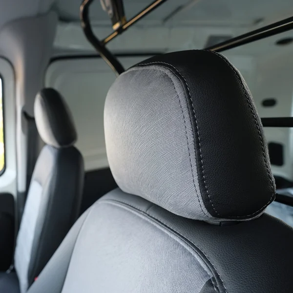 Housse sièges sur mesure Ford Transit Connect simili cuir et alcantara