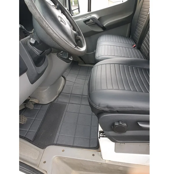 Housse sur mesure simili cuir Mercedes Sprinter de 2006 à octobre 2018 avec ou sans tablette