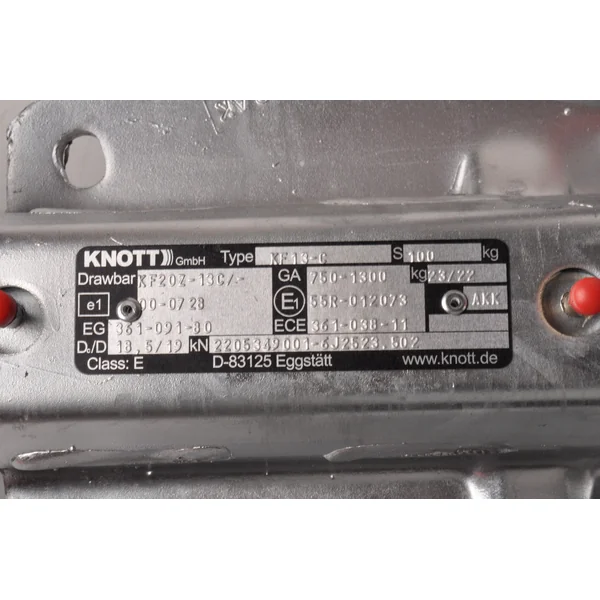 Knott Frein à inertie pour remorque - KF13-C mécanique - capacité max : 1300 kg - connexion au timon en V - y compris la console pour roue jockey